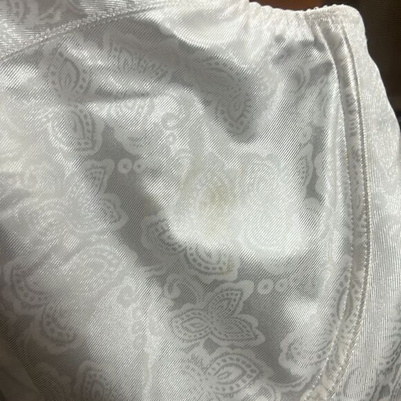 New BALI SATIN TRACINGS BRA 50DDD white bra - Picture 6 of 6